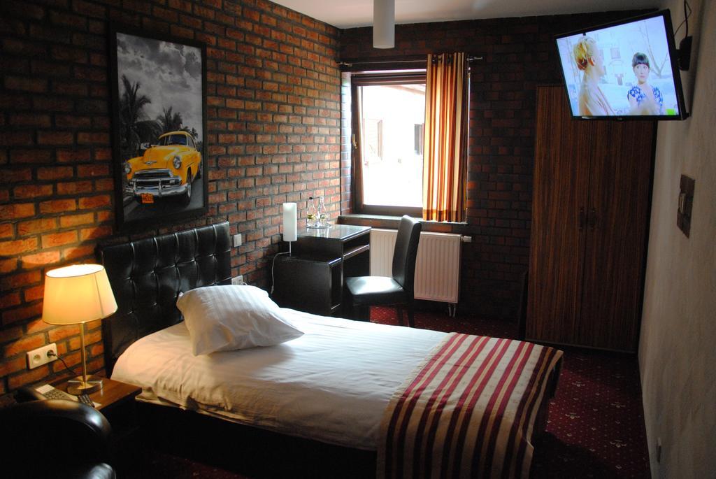 Amadeus Hotel Zielona Gora Pokoj fotografie