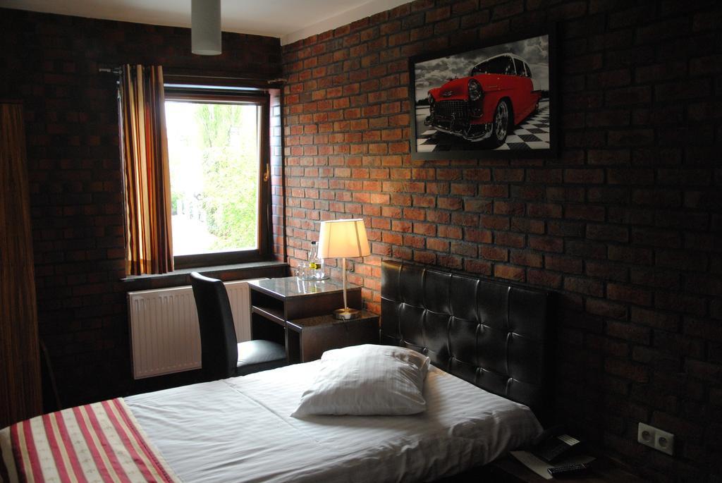 Amadeus Hotel Zielona Gora Pokoj fotografie